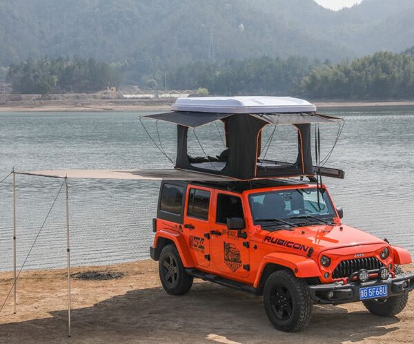 Vertical pop-up rooftop tent for SUV