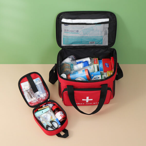 Large capacity travel first aid bag